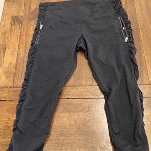 Black Lululemon Crop Leggings Size 10